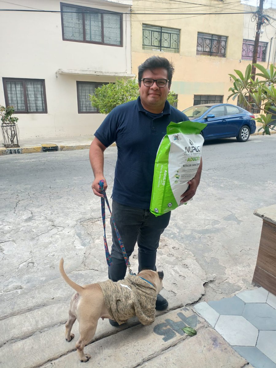 LaCamadaNitinMx's tweet image. #FelizMiercoles queremos agradecer a nuestros amigos de #Ecoclean sucursal #Pantitlan por su donativo de croquetas.

Gracias por echarnos una 🐾 #Comparte #TodaAyudaSuma!!!