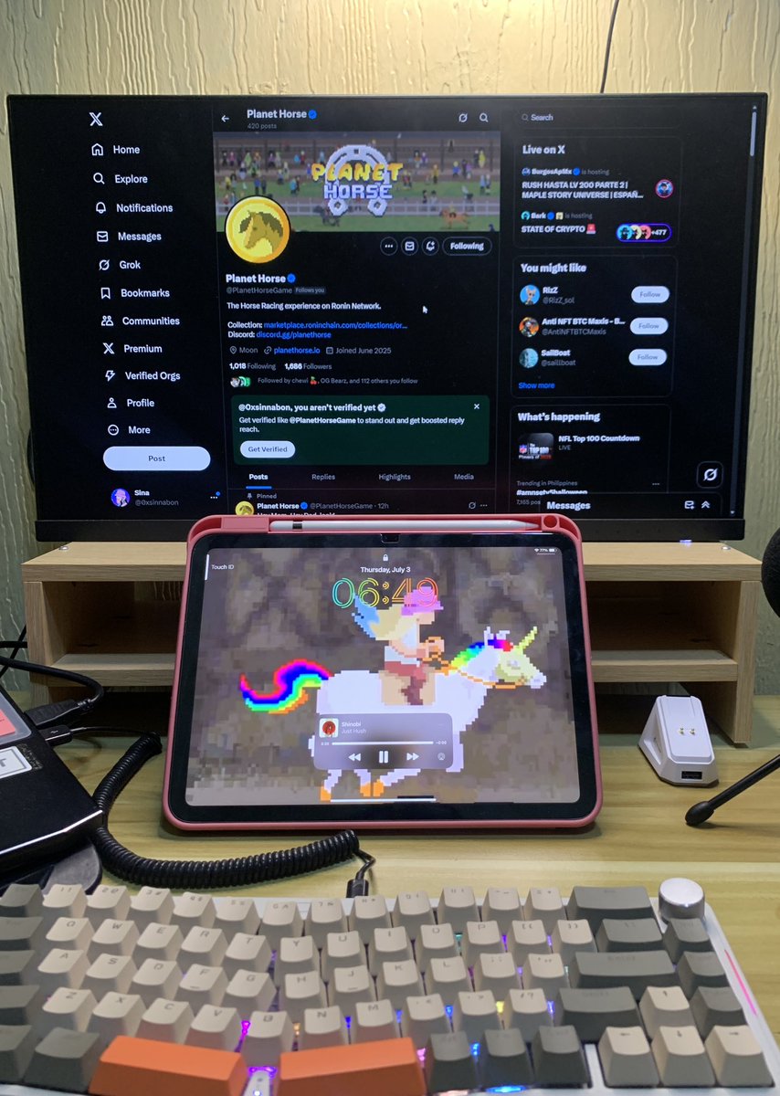 Making my <a href="/PlanetHorseGame/">Planet Horse</a> 1/1 my wallpaper, still feels surreal that there’s an NFT with my trait... and it’s mythic! 🥺💗

The team created this for me after I went through a scamming incident a few days ago and by raffling it in <a href="/realmwalkersron/">Realmwalkers</a> . 

Thank you so much, team😭