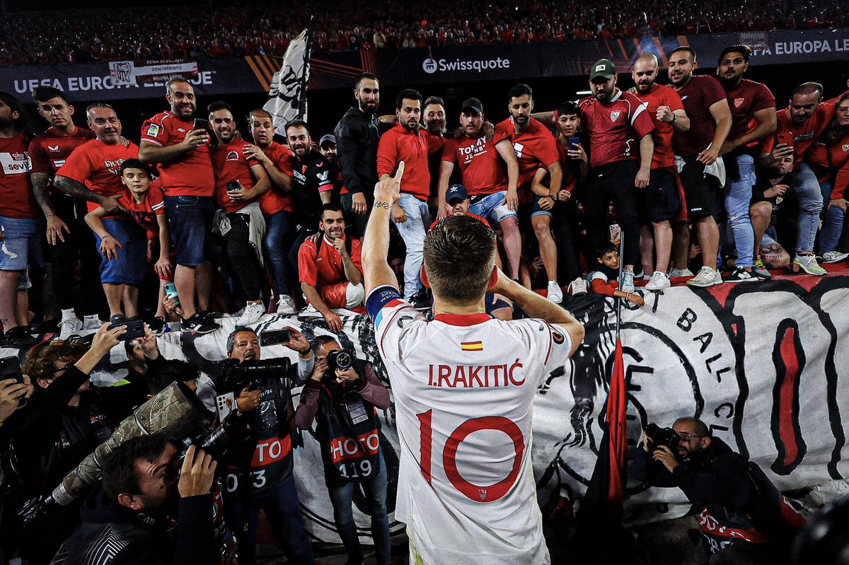 LuisJV93's tweet photo. Sevillista, de los Biris y campeón, @ivanrakitic https://t.co/GN4zrIP3uP