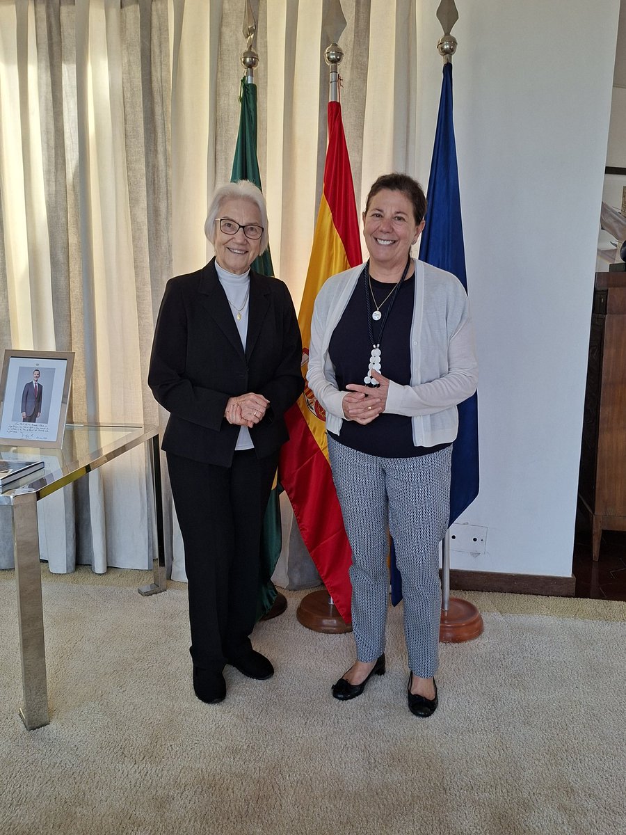 EmbEspBrasil's tweet image. A Embaixadora recebeu hoje a visita da Irmã Rosita Milesi, e a parabenizou pelo seu incansável e exemplar trabalho de solidariedade na acolhida dos imigrantes no Brasil, e na direção do IMDH. Muito obrigados pela visita! Estamos juntos! 👇
migrante.org.br