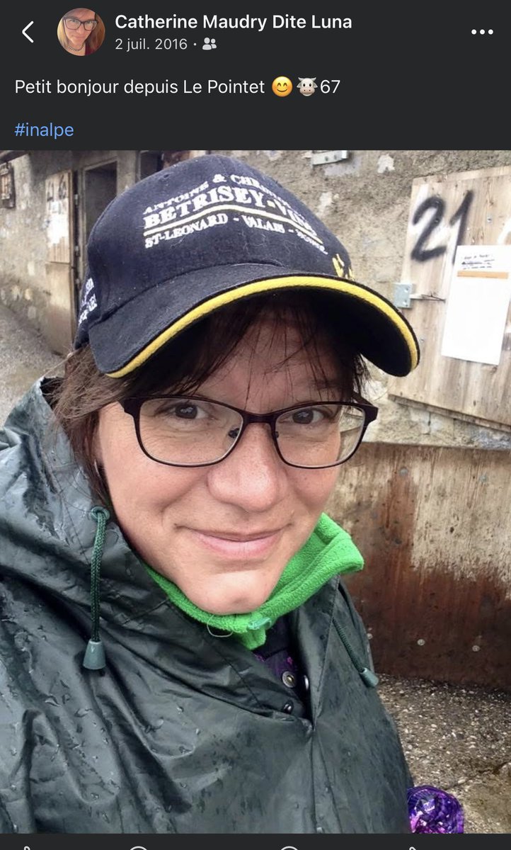Swiss_Cathy's tweet photo. Il y a 9 ans, je participais sous la pluie à ma 1e inalpe comme propriétaire.
Ma belle Bagatelle, 1e veau, portait le no 67.⛰️🐮❤️🥰
#Bagatelle #maReine #mavache
#souvenir #inalpe
#Pointet #Conthey #Valais https://t.co/mxQxwjc8vj