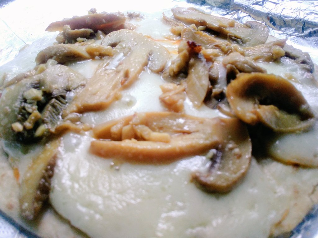 ReaderGalore's tweet image. #tasklist Update 3 more tasks that will take extra effort. I skipped breakfast becuz of headache but feeling slightly better to have lunch.
Will save my last #Gyro for dinner and have this for lunch again.