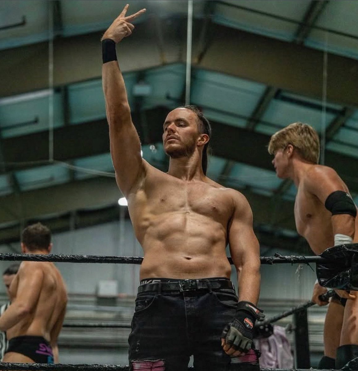 V Up

#WWEEvolve tonight at 8pm on <a href="/Tubi/">Tubi</a>