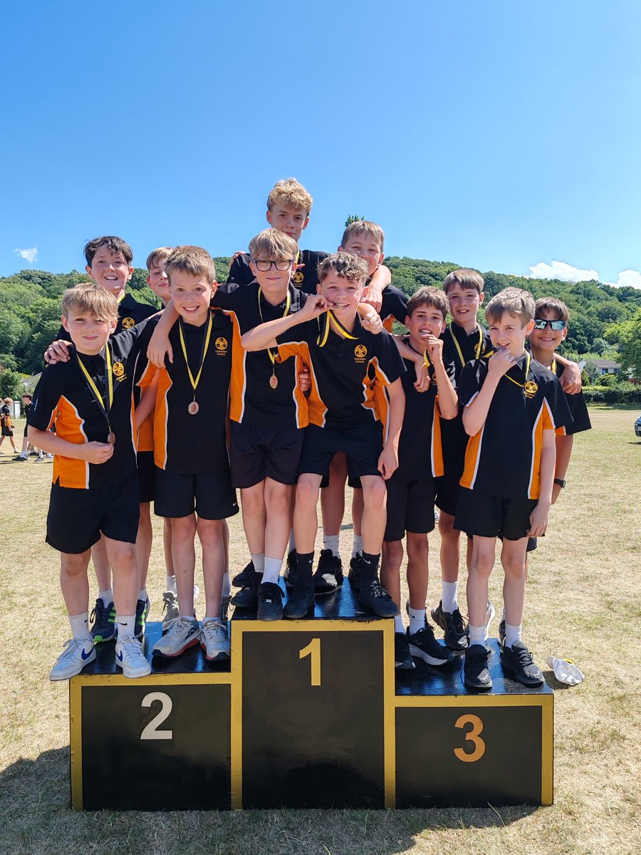 Y7 4x100m relay #Conygar ❤️