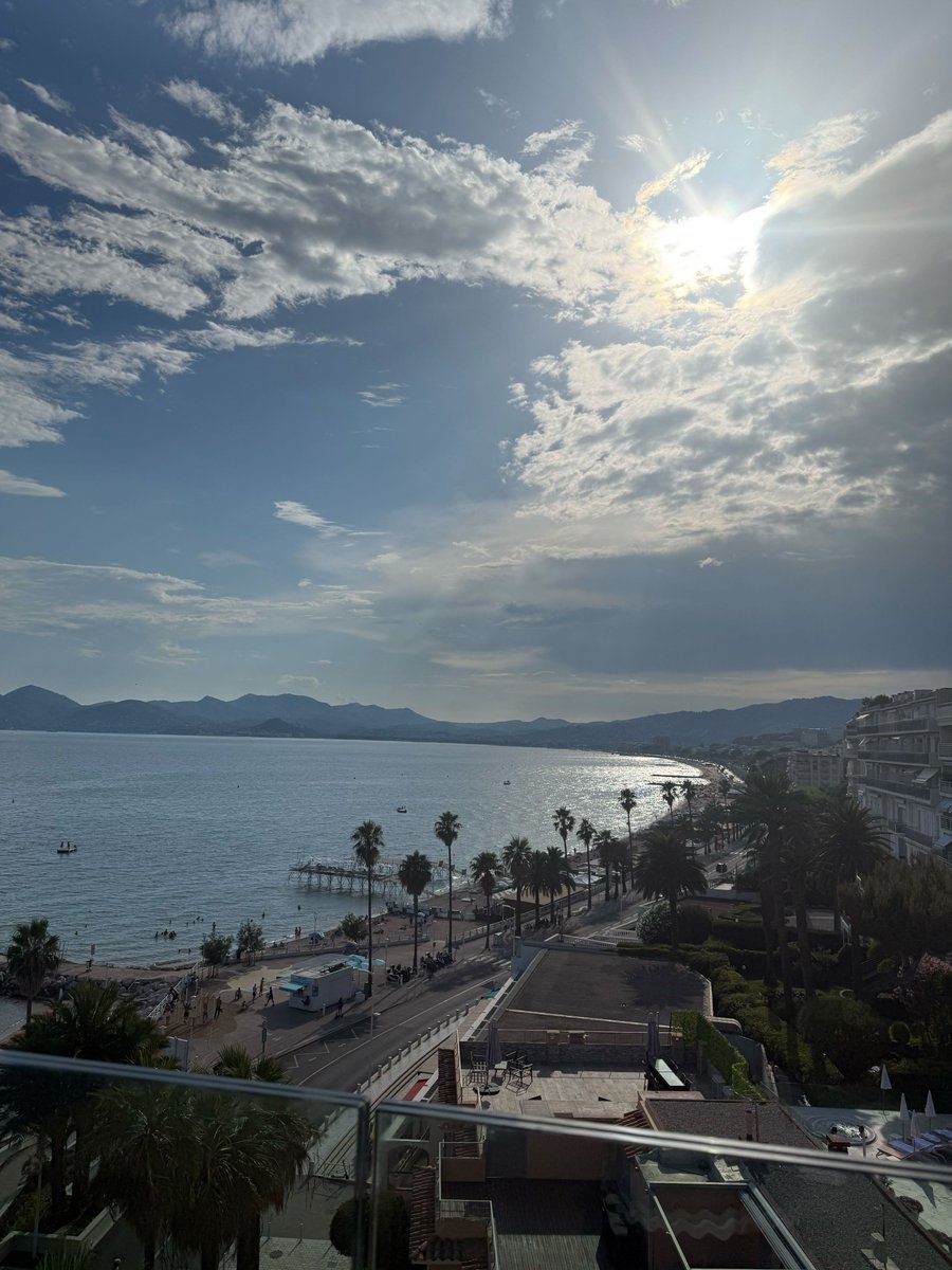 boundless_xyz's tweet image. talkin about berryfiable compute with a view avec @alt_layer in cannes