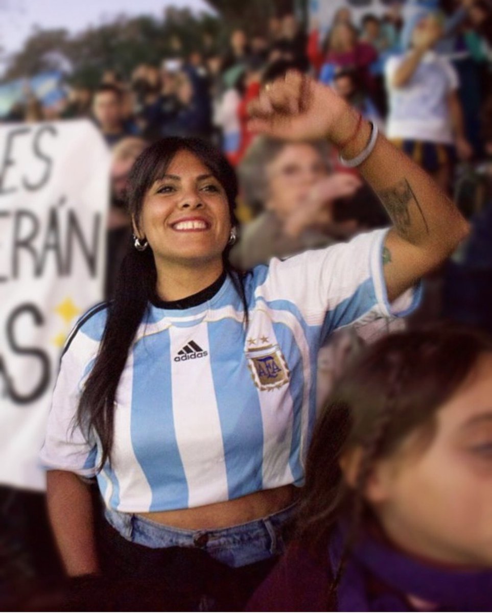 Usan al aparato judicial para perseguir y amedrentar. 

No podemos seguir naturalizando este accionar mafiosos. No hay ninguna investigación, es hostigamiento y persecución a quiénes piensan y actúan distinto. 

¡Pedimos la libertad inmediata de la cra <a href="/evamieri/">Eva Mieri</a>, Alesia Abaigar y