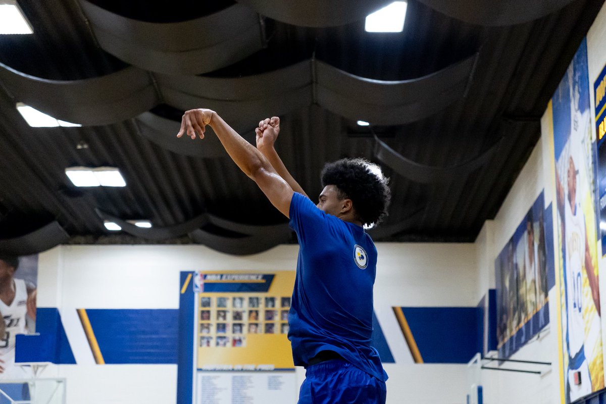 HofstraMBB's tweet photo. Mid-week hustle 

#PrideOfLI https://t.co/9qulVsDnEZ