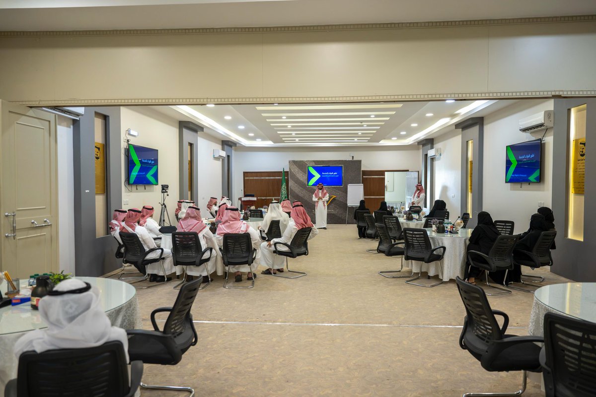 نظّمت المؤسسة العامة للتأمينات الاجتماعية، بالتعاون مع إمارة #منطقة_الجوف، ورشة عمل في مدينة سكاكا، شملت مختلف القطاعات الحكومية بالمنطقة، بهدف التعريف بقنوات الخدمة للمؤسسة، وتعزيز الوعي بالخدمات الرقمية وتيسير الاستفادة منها.