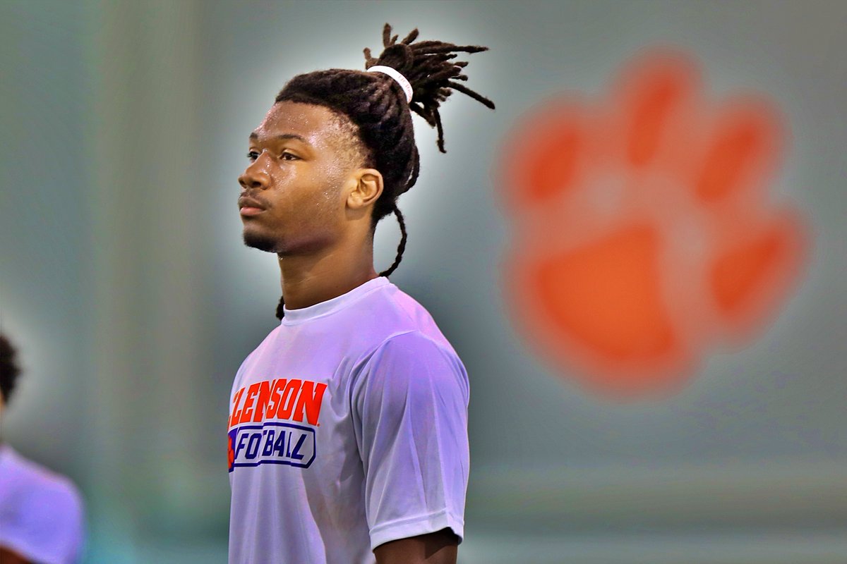 Our insider article this morning laid out several recruits #Clemson has yet to offer ... but whom we'd keep a close eye on. 

on3.com/sites/tiger-il…