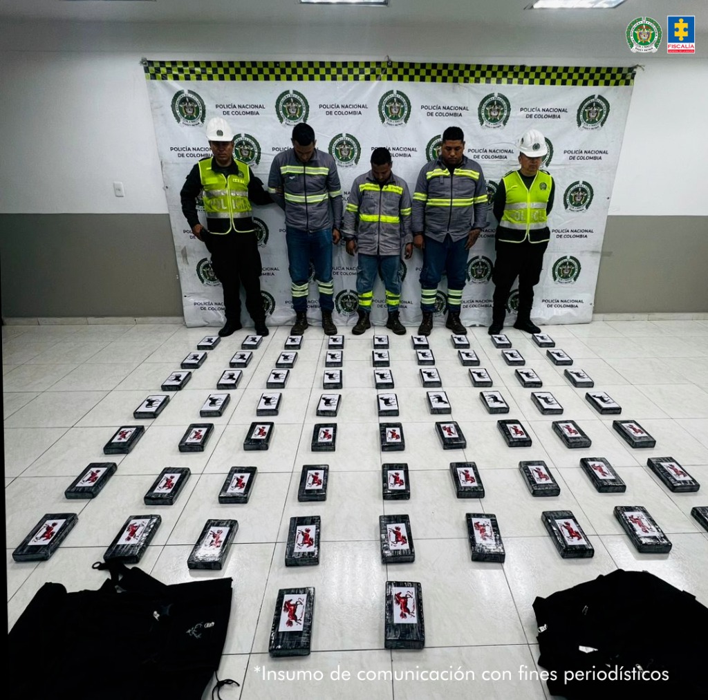 Un fiscal de la Dirección Especializada contra el Narcotráfico judicializó a tres presuntos integrantes de una red transnacional de narcotráfico que operaba desde los puertos del caribe colombiano con destino a Bélgica. Se trata de Kevin Damián Aguilar, Óscar Miguel Tapia y Ray