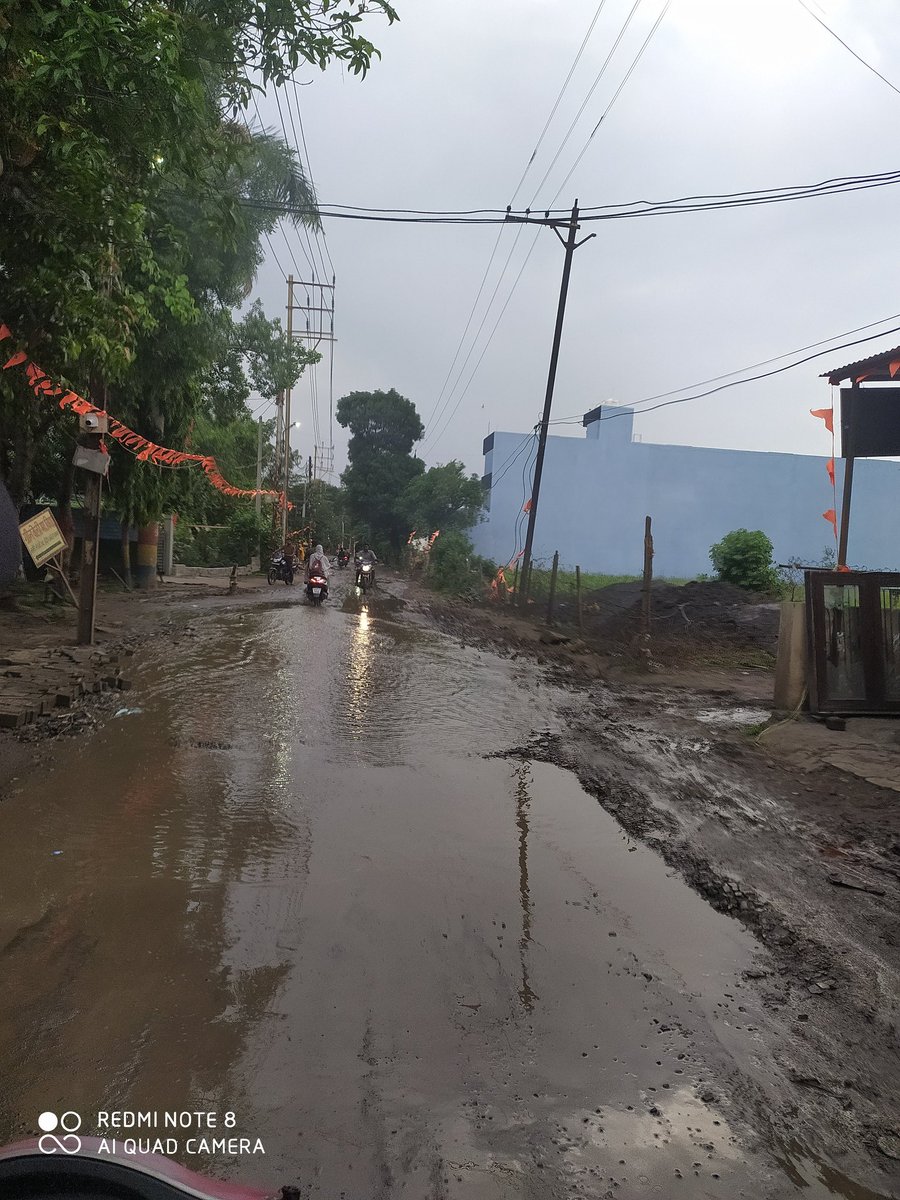 MediaMagnetPlus ➕ (@surya13753868) on Twitter photo Location:- इंदौर (गणेशनगर
भवरकुआँ से 2 km की दूरी पर जलभराव गड्डे गंदगी बनाकर रोड को सजाया गया है
नेता जी :-
सांसद - शंकर लालवानी <a href="/iShankarLalwani/">Shankar Lalwani - #IndoreAhead</a>
विधायक- कैलाश विजयबर्गीय <a href="/KailashOnline/">Kailash Vijayvargiya</a>
नगर निगम मेयर- पुष्यामित्र भार्गव <a href="/advpushyamitra/">Pushyamitra Bhargav</a>
<a href="/khurpenchh/">खुरपेंच</a>
#yethikkarkedikhao Location:- इंदौर (गणेशनगर
भवरकुआँ से 2 km की दूरी पर जलभराव गड्डे गंदगी बनाकर रोड को सजाया गया है
नेता जी :-
सांसद - शंकर लालवानी <a href="/iShankarLalwani/">Shankar Lalwani - #IndoreAhead</a>
विधायक- कैलाश विजयबर्गीय <a href="/KailashOnline/">Kailash Vijayvargiya</a>
नगर निगम मेयर- पुष्यामित्र भार्गव <a href="/advpushyamitra/">Pushyamitra Bhargav</a>
<a href="/khurpenchh/">खुरपेंच</a>
#yethikkarkedikhao