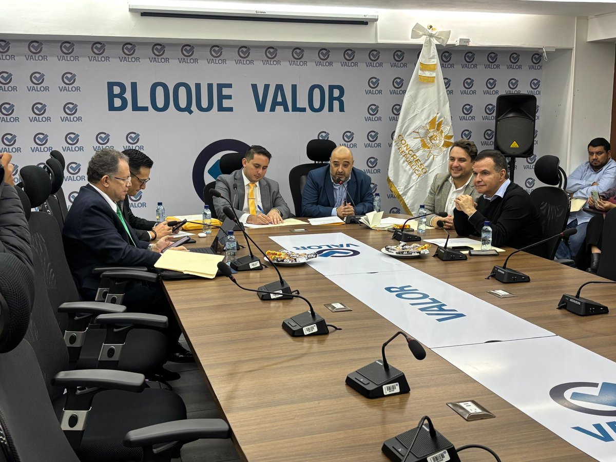 En la comisión de economía recibimos dos importantes iniciativas: 1. 6491 Ley para la adhesión al TLC entre Republica de Corea y C. A. 2. 6541 Ley General de Sistema Portuario Nacional. Ambas iniciativas son de suma relevancia para la economía y el comercio del país.