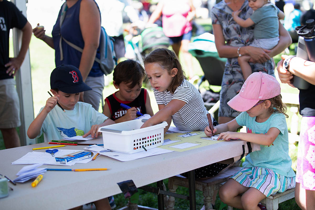 SmithsonianFolk's tweet image. Planning on bringing the whole family to the #2025Folklife Festival? You couldn’t have picked a better year! ☀️
With skateboarding lessons, vinyl painting, and a garden scavenger hunt, there’s something for everyone.
Learn more on the Festival Blog: s.si.edu/3IbkLri