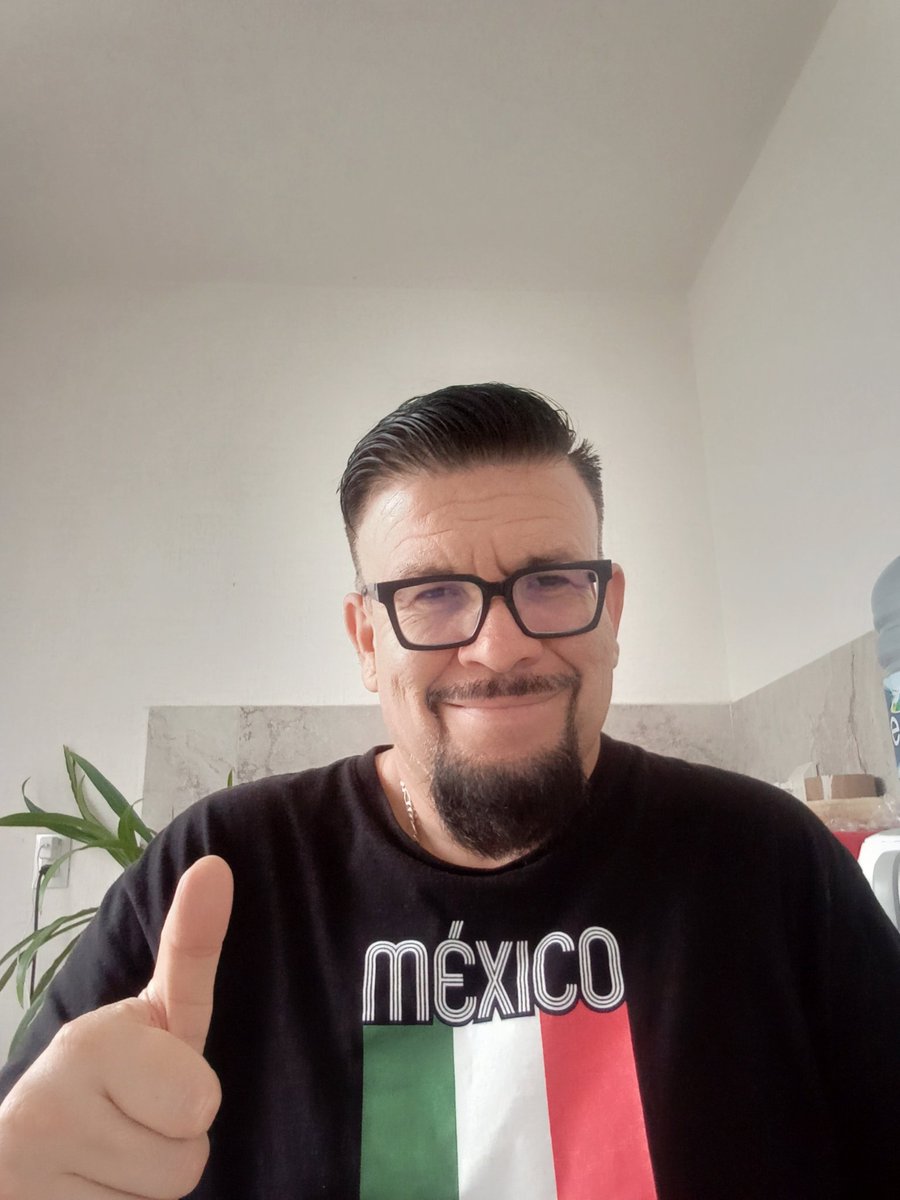 slcsambombazo's tweet photo. "Con toda la actitud"
Mi pronóstico es @miseleccionmx 2 Honduras 0.
Y por momentos se va a sufrir!! https://t.co/WXDuL0lU3J