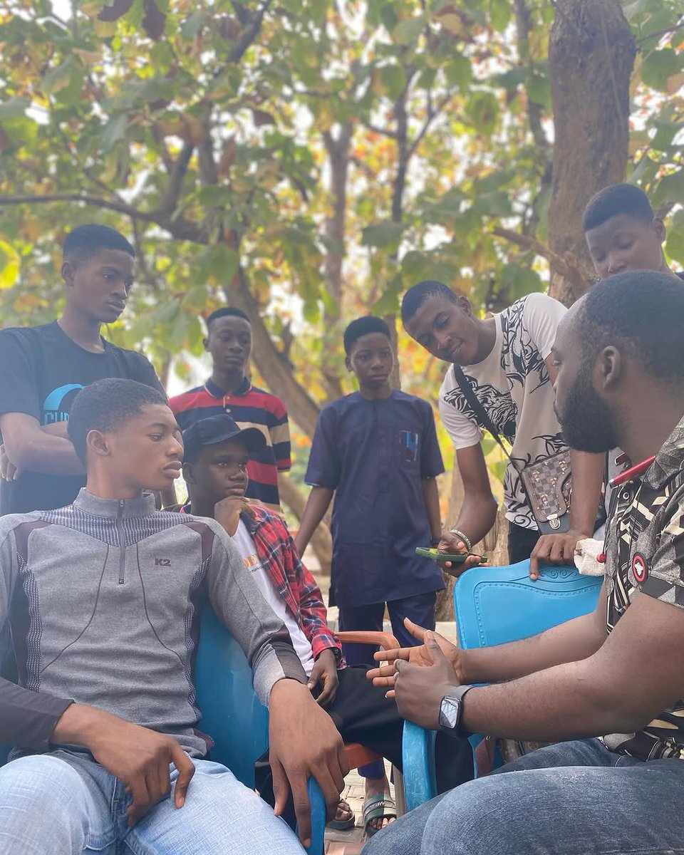 mentoring_boys's tweet photo. Before you sleep, ask yourself:
What habit is shaping my future?
If you don’t like what you’re becoming, pause and rethink.
You’re not too young to build.
You’re not too small to matter.
Purpose is calling.
#NightBoost #RaiseBoysRight #GuysMentorshipNetwork https://t.co/y7moacgxmP