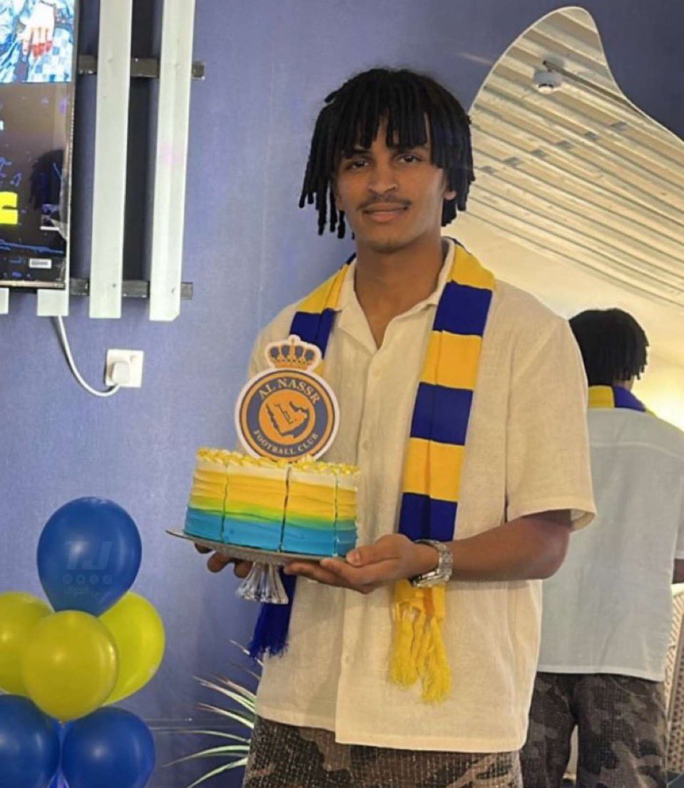 عكاز tweet media