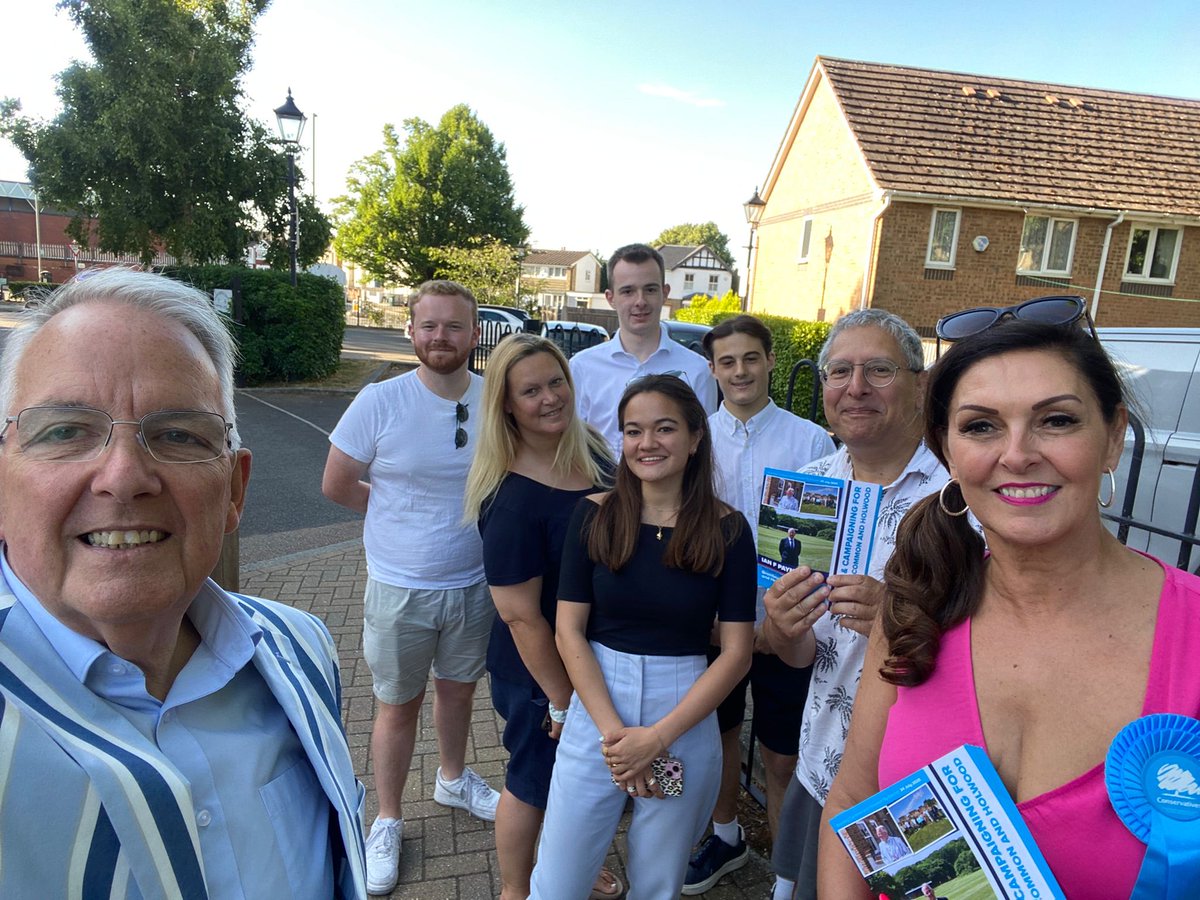 Another couple of people out this evening no sign of support for Ian F Payne waning. First person detected who admitted to being an LD, they are even behind Labour in our responses which takes some doing!
