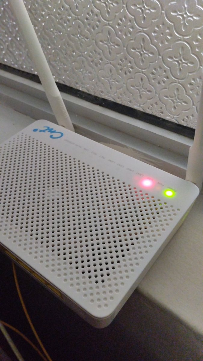 pat_m82's tweet photo. @CNT_EC sin servicio de internet y de telefonía desde la madrugada. https://t.co/KWYtArvBRn