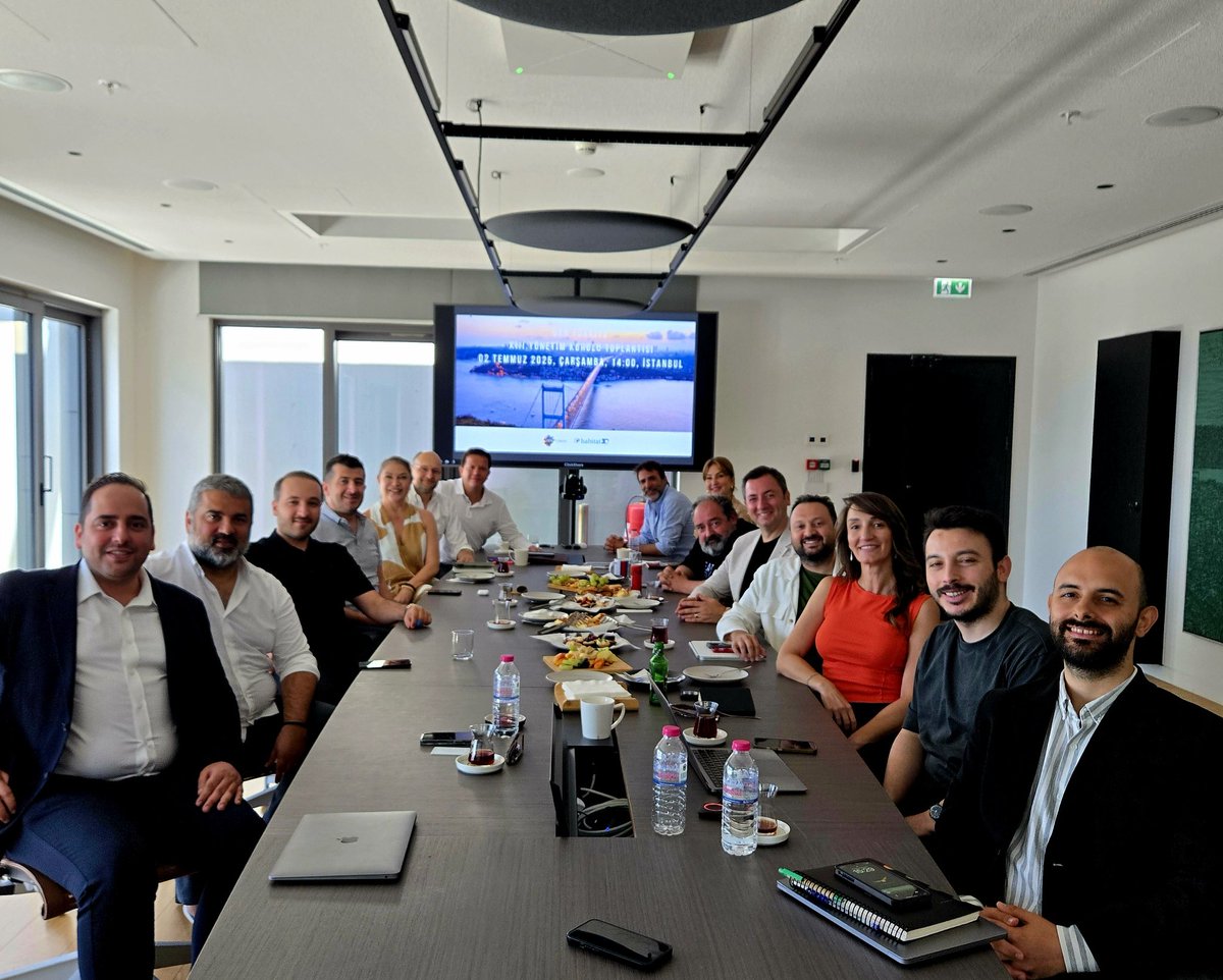 Yönetim Kurulu Üyesi olarak yönetiminde yer aldığım; sahalarında önde gelen iş insanlarından oluşan dünyanın en kapsamlı girişimcilik ağı olan “Global Entrepreneurship Network” (GEN) çatısı altında faaliyet gösteren GEN Türkiye’nin Yönetim Kurulu Toplantısını bugün İstanbul’da