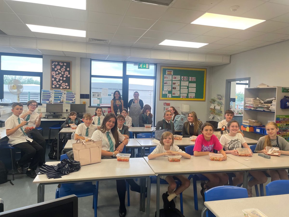 Pictures from yesterday's Jamie Oliver World Record Attempt- largest cookery lesson at multiple venues. Selected students made their own pasta and sauce with the tech team 😁