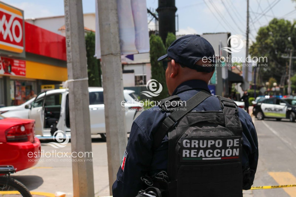 🧿 #BalaEnLaGarita 🚨🚨🚨

Hieren a hombre con tres balazos frente a tienda de conveniencia, en la capital del estado

estilotlax.com/hieren-a-hombr…