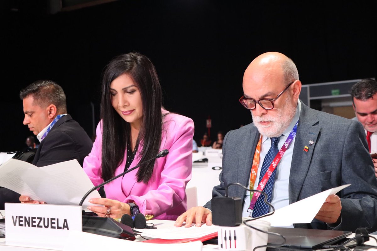 EmbaVEespana's tweet photo. Viceministro Rubén Darío Molina exige en Sevilla el levantamiento completo e incondicional de las MCU contra Venezuela #FFD4 https://t.co/cbVm7CsPAJ https://t.co/suauwBYrSw
