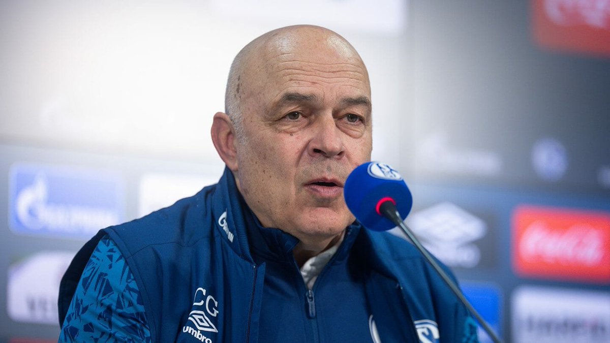 BREAKING NEWS: 

Bereits nach dem ersten Spiel und zeitgleich der ersten Niederlage als Hertha-Trainer ist Rüdiger #Rammel25 durch bei den Fans!

Sie fordern den sofortigen Rausschmiss der Trainerlegende und die direkte Anstellung von Christian Gross!