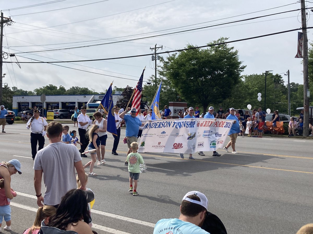 FHSchools's tweet image. Join us TOMORROW for the annual Anderson Township Independence Day Parade!! 🇺🇸🎈 We'll be outside FHSD Central Office on Beechmont passing out goodies and cheering on the parade participants. Don't miss out on this fun community event!! Find details here: andersontownshipoh.gov/news-events/ne…