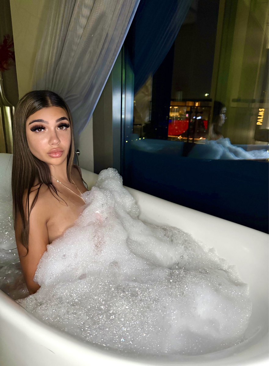 GiGi (@allthingzgigi) on Twitter photo 