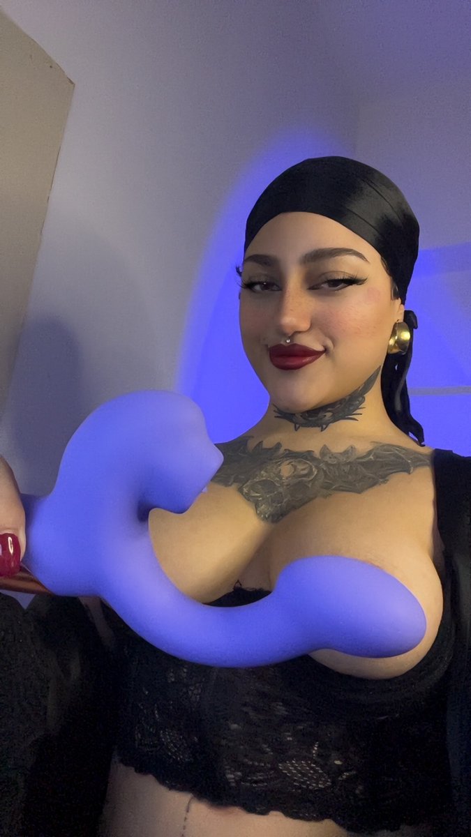 MagicMotionfun's tweet photo. Double trouble on your screen 😛👅 One’s soft and wet… the other? Pure vibration. Dare to taste both? 😏💜 #MagicMotion #TonguePlay #LickVibes #NSFW #AdultToys #EroticEnergy #EuroNights #PleasureHunters https://t.co/1oDMQ3ecWM