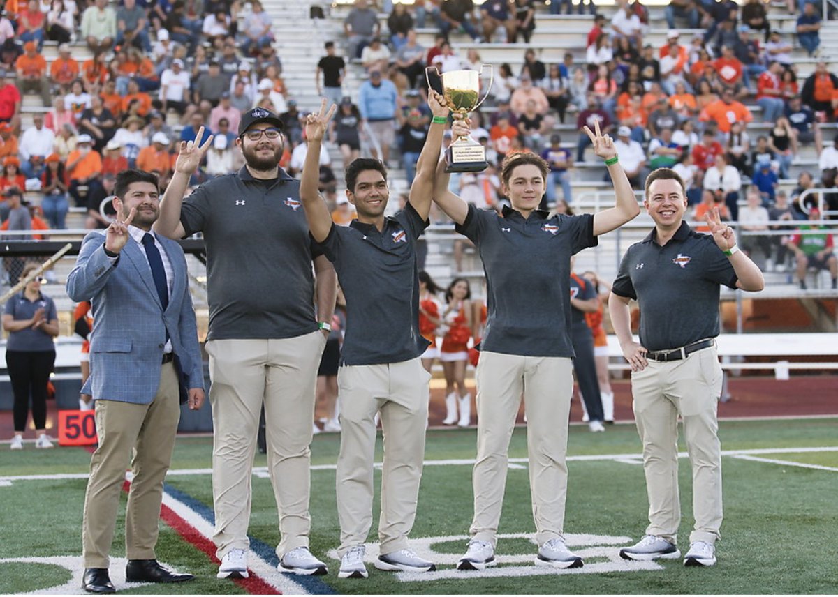 UTRGVNewsroom's tweet image. ♟️ UTRGV is Chess College of the Year by U.S. Chess Federation and named Bartek Macieja the inaugural Chess Coach of the Year! 👏
#UTRGVChess #UTRGV #RGVproud #CollegeOfTheYear #CoachOfTheYear #USChess #UTRGVNewsroom
Read more: utrgv.news/UTRGV-chess-re…