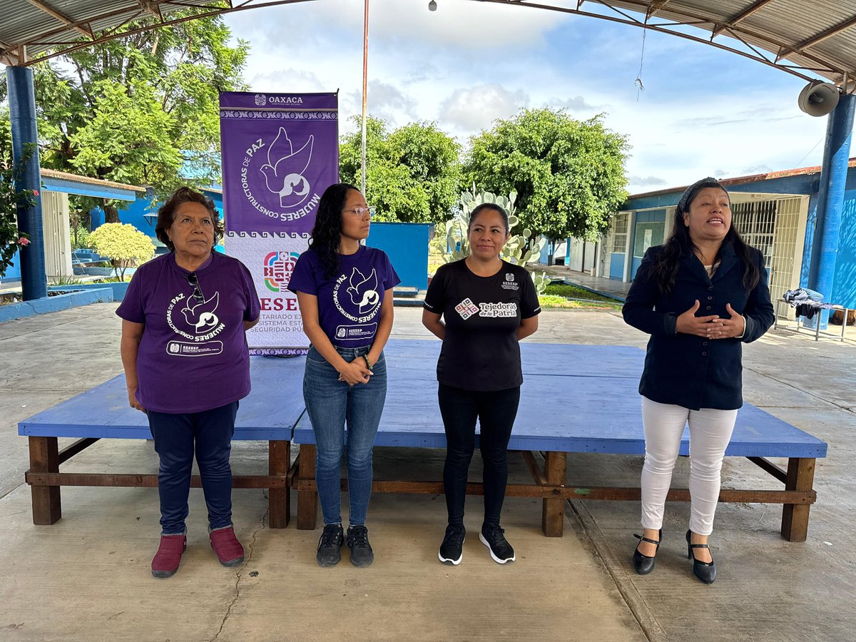 Con el objetivo de contribuir a la seguridad y bienestar de las mujeres de Tlacolula, el SESESP junto con la Red MUCPAZ “Reeducando Tlacolula” llevó a cabo un Taller de Defensa Personal en la Secundaria Federal Ricardo Flores Magón.