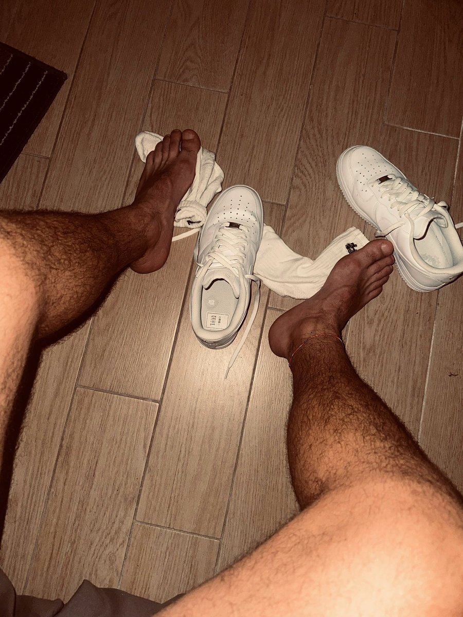 boyrobert21's tweet photo. 🥵👣 https://t.co/0W2Vqon3QI