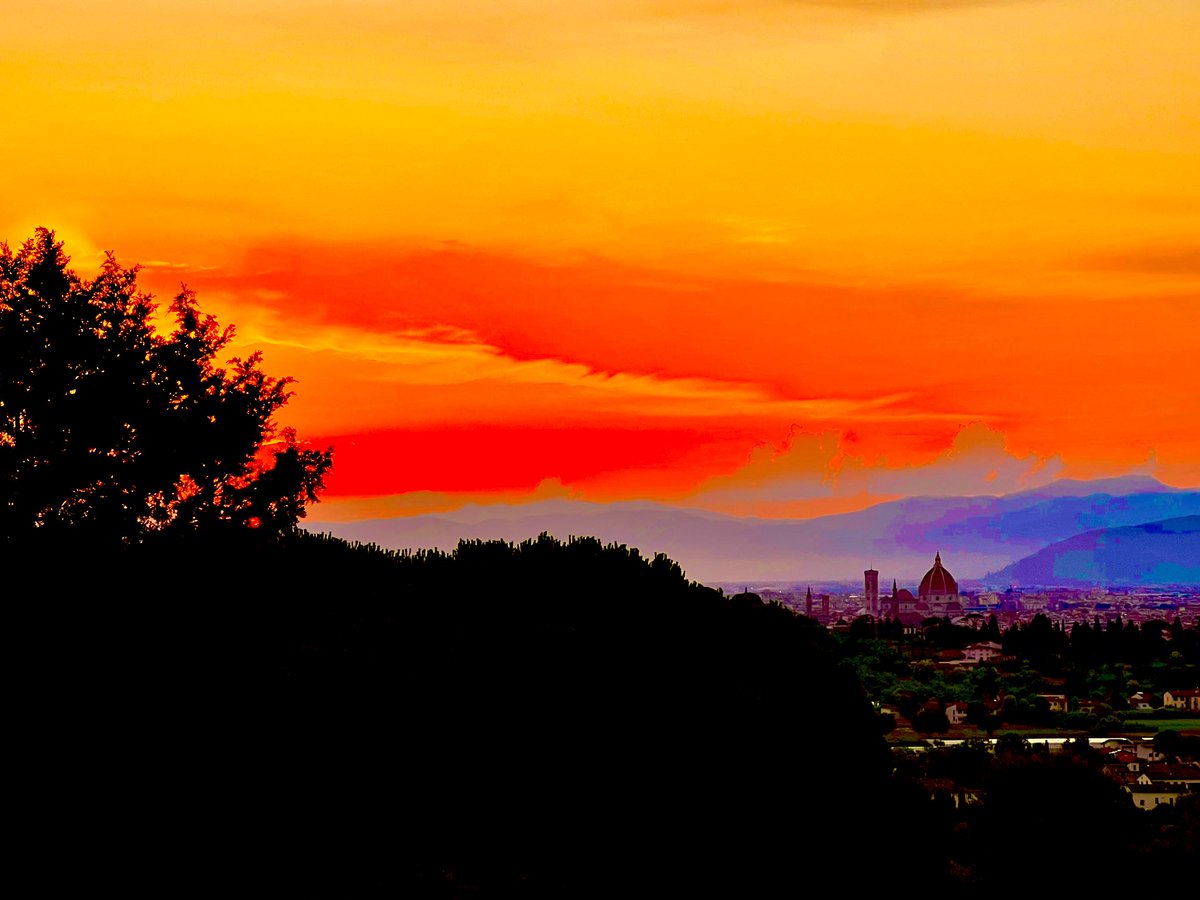 Non ho niente da dire,
cortese lettore.
Io…. 
e forse, neppure tu. 

💜Giunga amabile Giove

Firenze stasera, mia📷