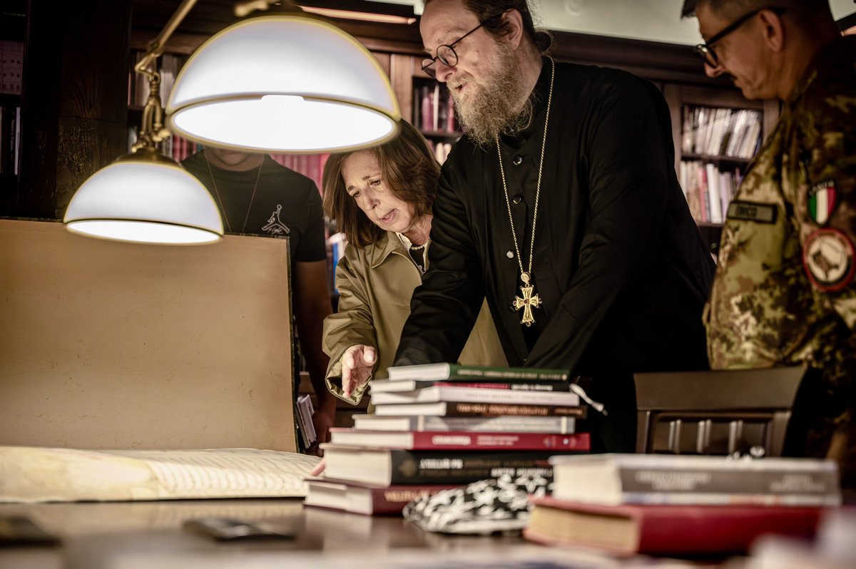DecaniMonastery's tweet image. Italian Undersecretary of Defense Visits Visoki #Dečani #Monastery
Today, Senator Isabella Rauti, Italian Undersecretary of State for Defense, visited Visoki Dečani #Monastery in #Kosovo, where she was welcomed by Abbot Father Sava Janjić. Senator Rauti, who is also a respected…