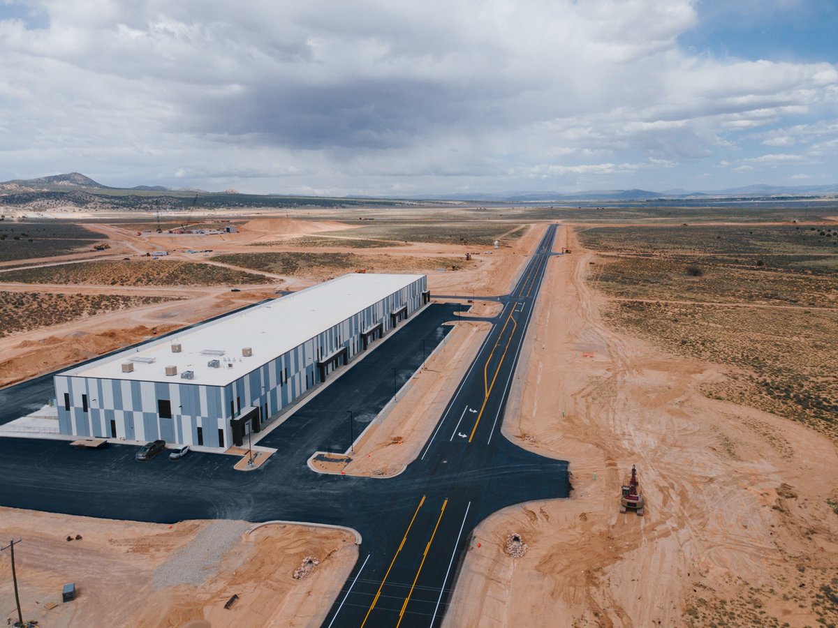 UTPortAuthority's tweet image. BZI Innovation Park is officially open! With 600+ railcars already delivered, this 820-acre site in Iron County is boosting the economy, cutting emissions, and building Utah’s logistics future.
inlandportauthority.utah.gov/all-news/uipa-…
#RailSync #UIPA #IronSpringsProject