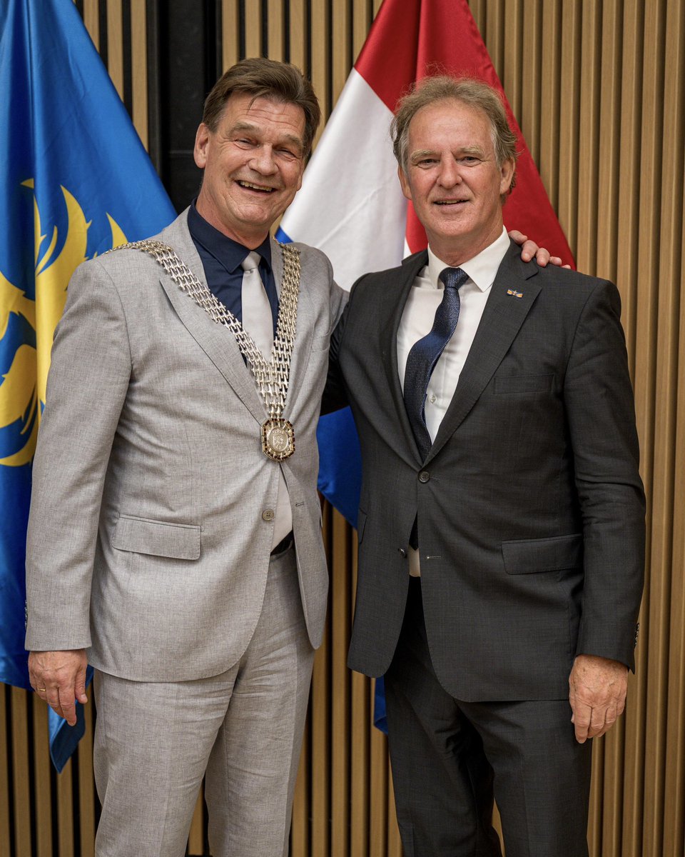 Vandaag kwam de gemeenteraad nog één keer bijeen voor het zomerreces, en wel voor een bijzonder moment: de installatie van onze nieuwe wethouder, Wil Houben! 

Welkom (terug) in Heerlen, Wil!