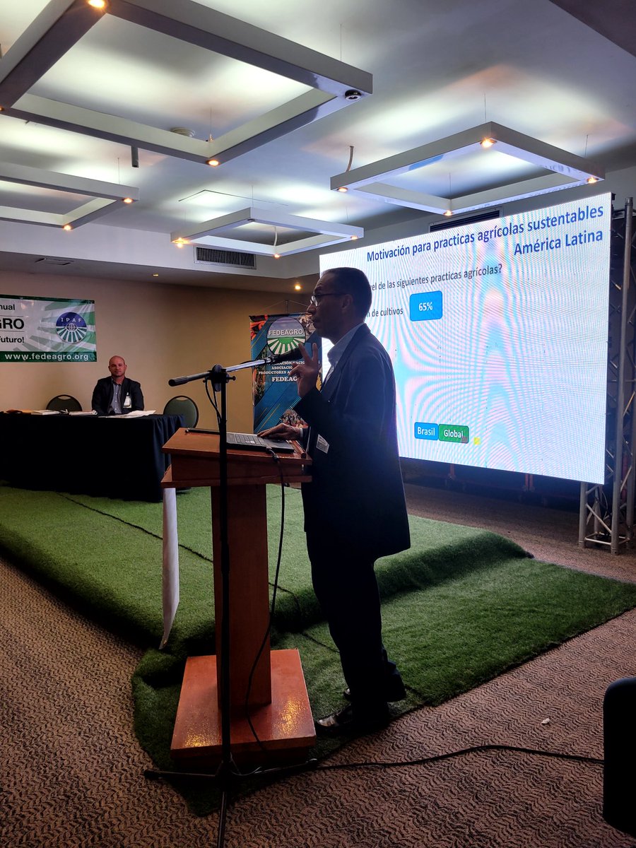 Nuestro director de tecnología, Ing. Luigi Dalvano,  conversando sobre resultados de prácticas agrícolas sustentables en América Latina. #AsambleaFedeageo2025