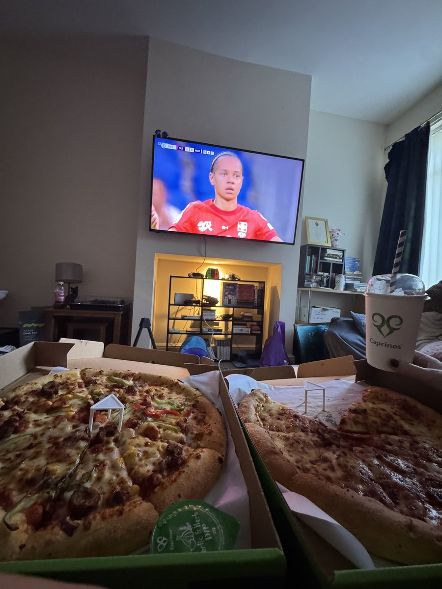 Loving my wonderful queer life :3