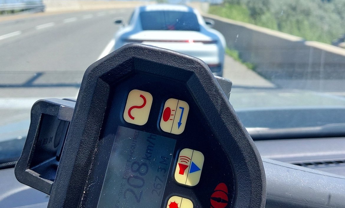 401_da_sarpanch's tweet image. #REPORT: Aurora OPP Stopped This 28-YO Driver Travelling 208 KM/H On📍Hwy407 @ Bayview. Driver Charged With Stunt Driving, 30 Day Licence Suspension, 14 Day Vehicle Impound. #CanadaDay