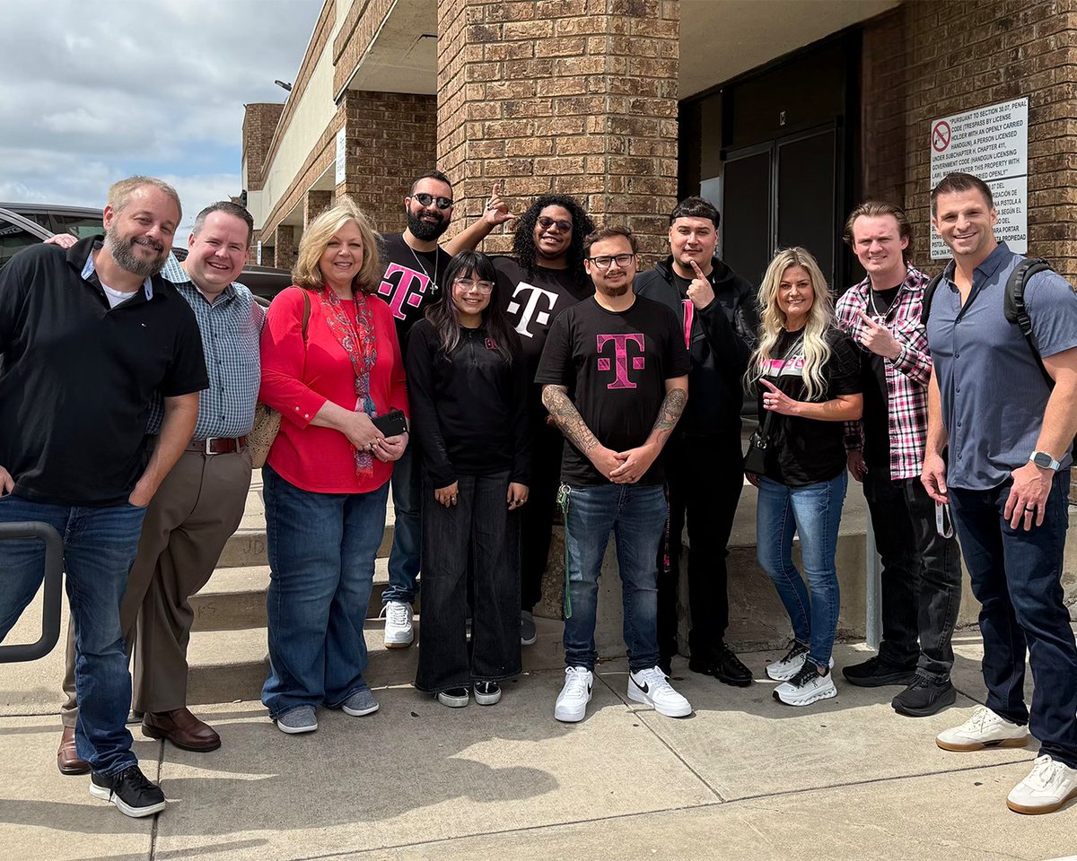 Our #CSNation leadership is on the road again! This time they stopped in the Dallas/Fort Worth area to meet with our dedicated team leaders over a roundtable breakfast to discuss customer and team engagement! 🤩

#UnCarrier #CustomerExperience #WinningAttitude #BigWin
