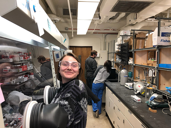 "I never imagined that studying particle physics would take me nearly a mile underground. This program gave me the confidence to pursue science in a whole new way," Madison Jilek, Davis-Bahcall Scholar and recent PhD graduate.

sanfordlab.org/news/vision-fu…

#SURFFoundation