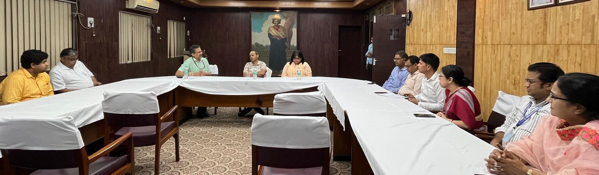 Raja Rammohun Roy Library Foundation (@rrrlfkolkata) on Twitter photo Shri Vivek Aggarwal, Secretary to the Government of India, <a href="/MinOfCultureGoI/">Ministry of Culture</a> visited <a href="/RrrlfKolkata/">Raja Rammohun Roy Library Foundation</a>. <a href="/DrAPSingh_BHU/">Prof. Ajay P. Singh 🇮🇳</a> welcomed him. Secretary appreciated DG for implementing the Online Portal in RRRLF for the Nationwide Public Libraries,which would like to apply financial assistance. Shri Vivek Aggarwal, Secretary to the Government of India, <a href="/MinOfCultureGoI/">Ministry of Culture</a> visited <a href="/RrrlfKolkata/">Raja Rammohun Roy Library Foundation</a>. <a href="/DrAPSingh_BHU/">Prof. Ajay P. Singh 🇮🇳</a> welcomed him. Secretary appreciated DG for implementing the Online Portal in RRRLF for the Nationwide Public Libraries,which would like to apply financial assistance.