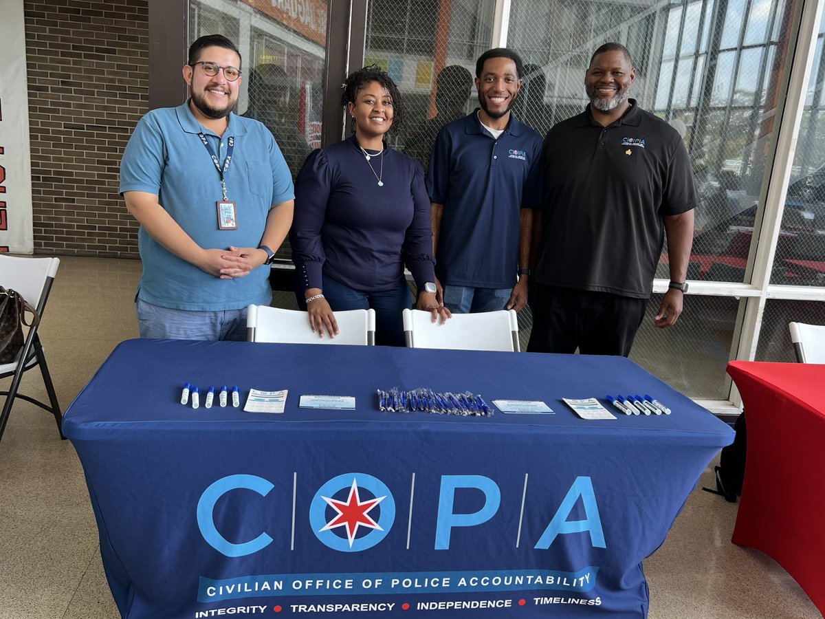 ChicagoCOPA's tweet image. Today COPA Interim Chief Administrator LaKenya White participated in a Know Your Rights discussion and Independence Day Celebration with @phalanxfam at Julian High School in the Washington Heights Neighborhood. Have a safe and happy 4th of July!