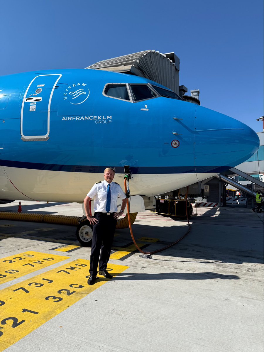 今天，荷兰国王亚历山大开飞机40年。