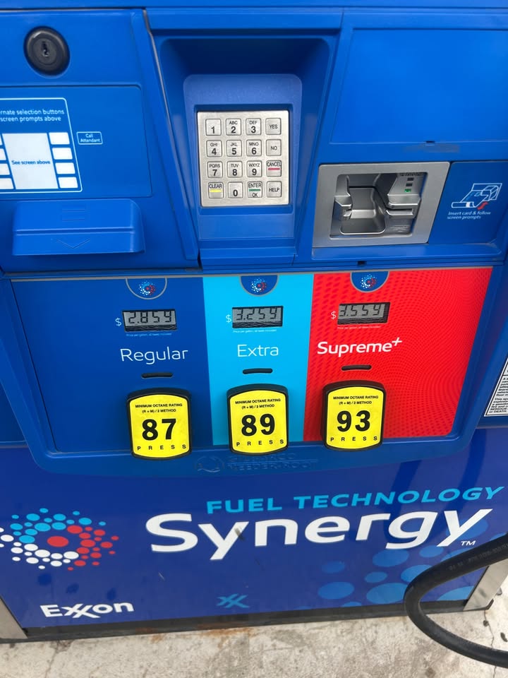 Good news for Texas families! Gas prices are falling just in time for 4th of July travel. As GasBuddy reported, prices are down nearly 35 cents across Texas. 

We saw this firsthand around #TX24, here are some pictures from Addison, Dallas, Farmers Branch, Keller, and Southlake!