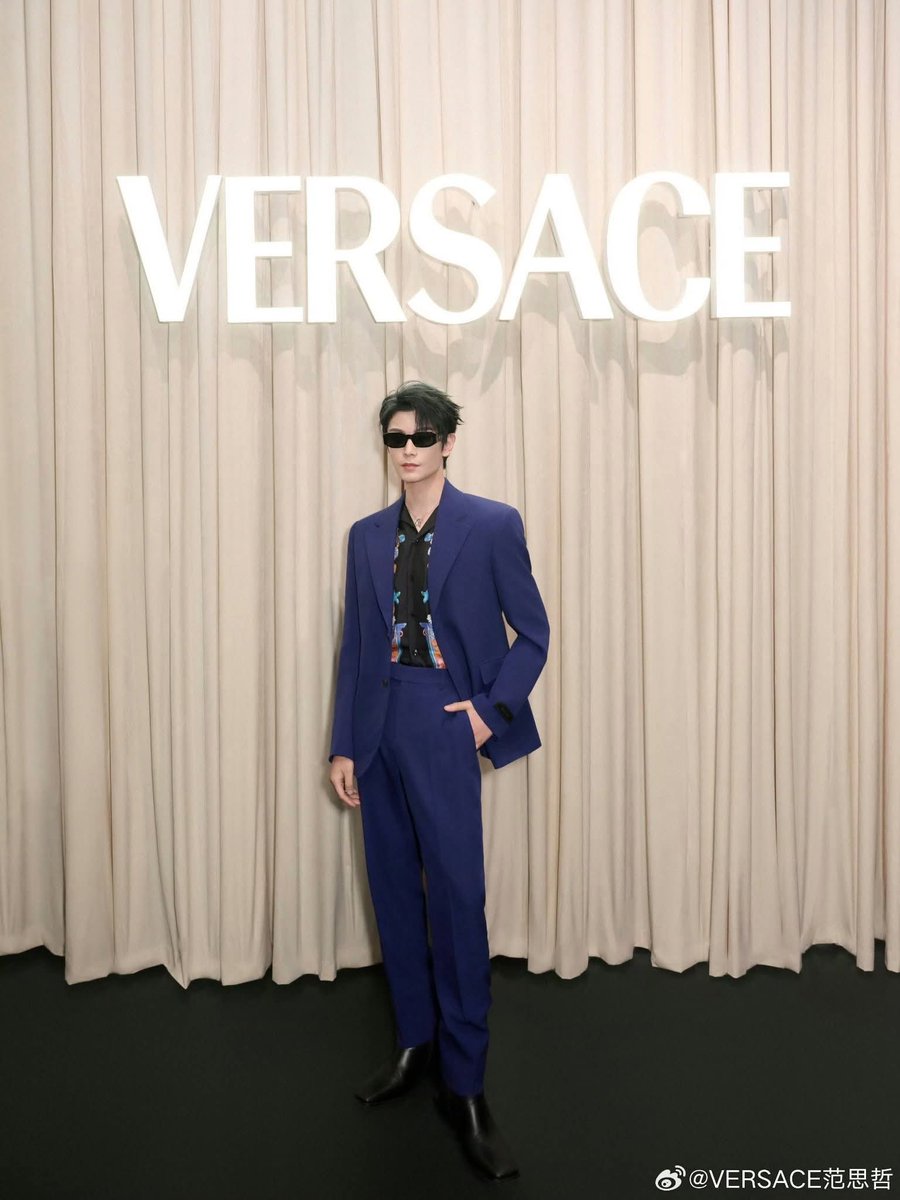 Looking forward to Ding Yuxi and Zhao Lusi's Versace event, their presence is always a highlight of the fashion calendar <a href="/Versace/">VERSACE</a> 
#DingYuxi #ZhaoLusi