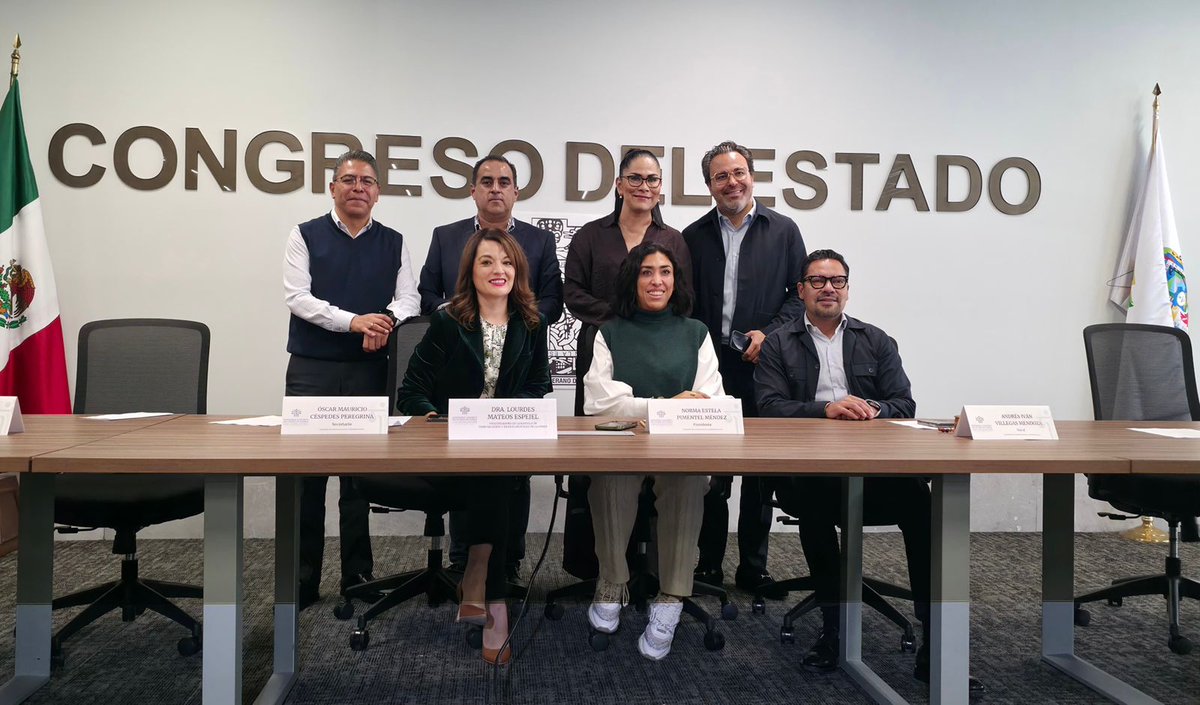 MauCespedesP's tweet photo. 📡⚖️ Impulsando la ciencia y el conocimiento en Puebla

Hoy participé en la sesión de la Comisión de Comunicaciones e Infraestructura, donde tuvimos el honor de contar con la valiosa intervención de la Dra. Lourdes Mateos Espejel, quien compartió el tema "Comunicación de la ciencia en la política científica de México: el caso del H. Congreso del Estado de Puebla".

Espacios como este fortalecen el vínculo entre el conocimiento científico y la toma de decisiones legislativas, permitiendo construir políticas públicas más informadas, incluyentes y con impacto real en la sociedad.

Seguiremos impulsando el diálogo y el trabajo colaborativo para que la ciencia y la tecnología sean pilares en el desarrollo de nuestro estado.

#Distrito13 #TuDiputadoPresente