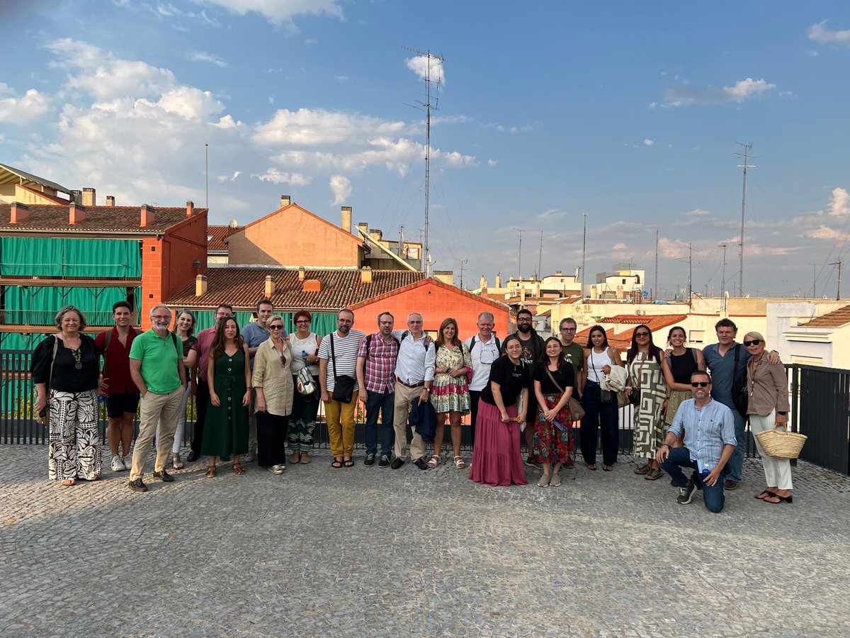 manuelg.pascual (@manuelgpascual) on Twitter photo Hoy curso de verano de @uned en <a href="/UNED/">UNED</a>Madrid sobre Trabajo Social, con enfoque desde la investigacion con innovación participativa
Inaguracion de <a href="/adejuanas/">Ángel de Juanas</a> de
<a href="/eiduned/">EIDUNED</a> <a href="/fjgcastilla/">fjgcastilla</a> de <a href="/FacDerecho_UNED/">Fac. Derecho UNED</a> y Andrés Arias de <a href="/facultadtsucm/">Facultad Trabajo Social (UCM)</a> .
¡¡¡Un lujo participar!! Hoy curso de verano de @uned en <a href="/UNED/">UNED</a>Madrid sobre Trabajo Social, con enfoque desde la investigacion con innovación participativa
Inaguracion de <a href="/adejuanas/">Ángel de Juanas</a> de
<a href="/eiduned/">EIDUNED</a> <a href="/fjgcastilla/">fjgcastilla</a> de <a href="/FacDerecho_UNED/">Fac. Derecho UNED</a> y Andrés Arias de <a href="/facultadtsucm/">Facultad Trabajo Social (UCM)</a> .
¡¡¡Un lujo participar!!