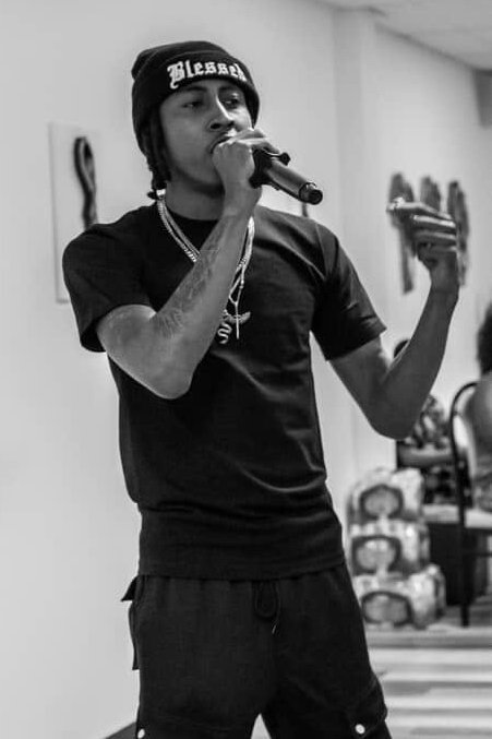 TeamGQP's tweet image. Nicole Tripp x MixedByKev on the ambience
Infamous Moon on the pain.

Read why this West Coast record “Red Eyez” is a midnight classic.

📖 #TeamGQP: teamgqp.com/post/infamous-…

📖 @Rollinghype: rollinghype.com/infamous-moons…

📖 @_24HipHop: 24hip-hop.com/infamous-moon-…

#RedEyez #PME